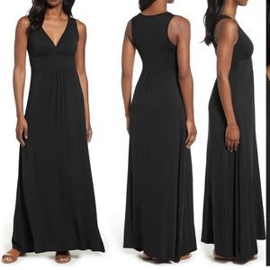 Loveappella Maxi Dress. Black. Surplice Neckline. Size Small Petite.